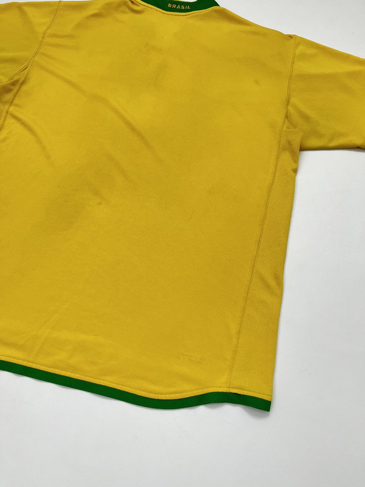 Nike Brazil Vintage Soccer Jersey 00s Size US L / EU 52-54 / 3 - 19 Thumbnail