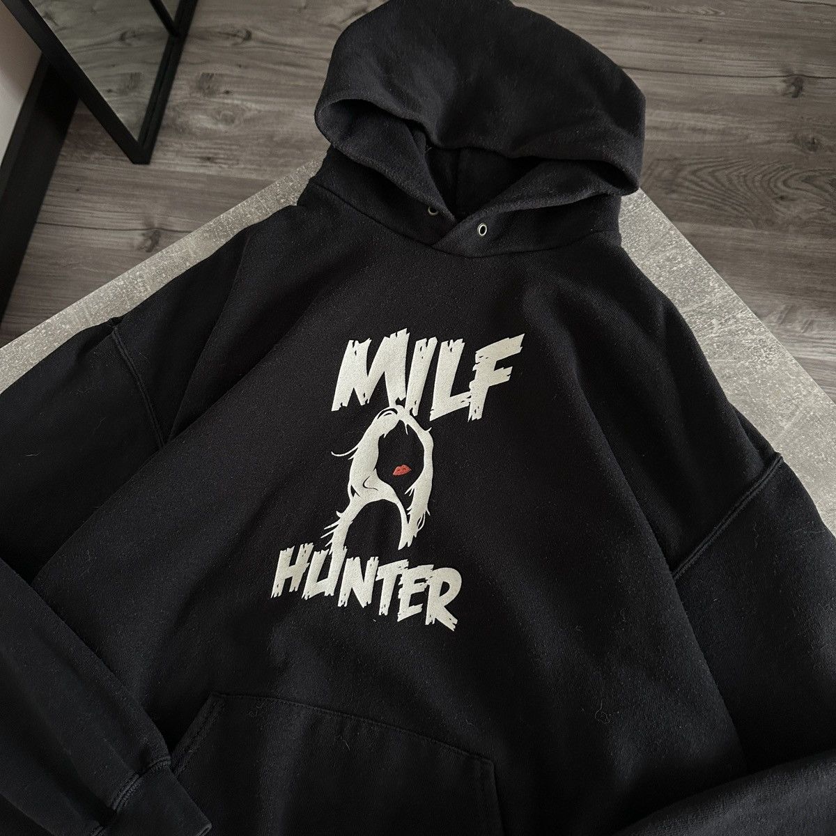 Vintage Vintage 00s Milf Hunter Washed Oversize Hoodie og sex humor Size US XL / EU 56 / 4 - 2 Thumbnail