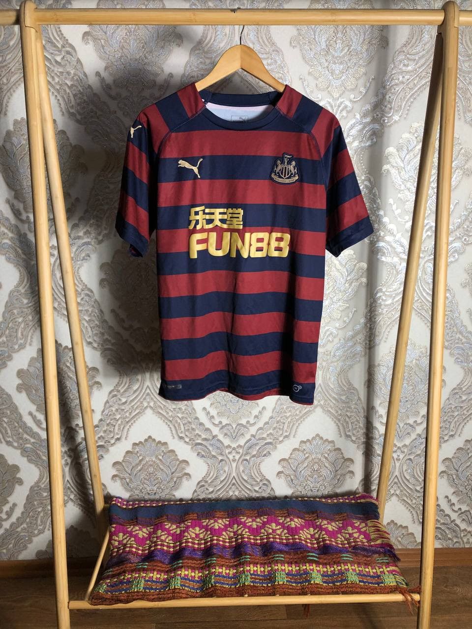 Vintage VERY RARE PUMA FC NEW CASTE UNITED ENGLAND SOCCER JERSEY 90s Size US L / EU 52-54 / 3 - 1 Thumbnail