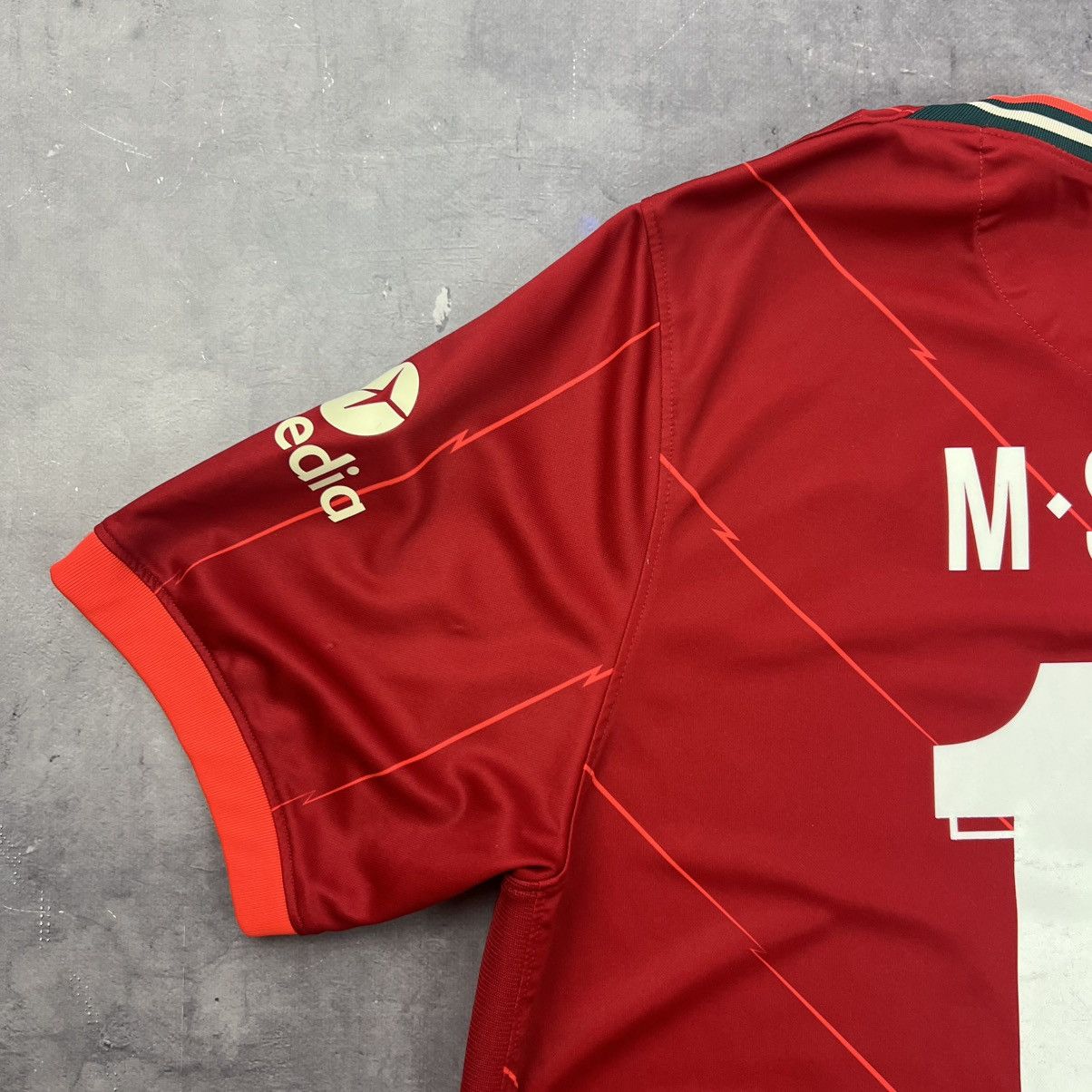 Nike Rare! Salah 11 Nike Liverpool Soccer Jersey Shirt Size US XL / EU 56 / 4 - 15 Thumbnail