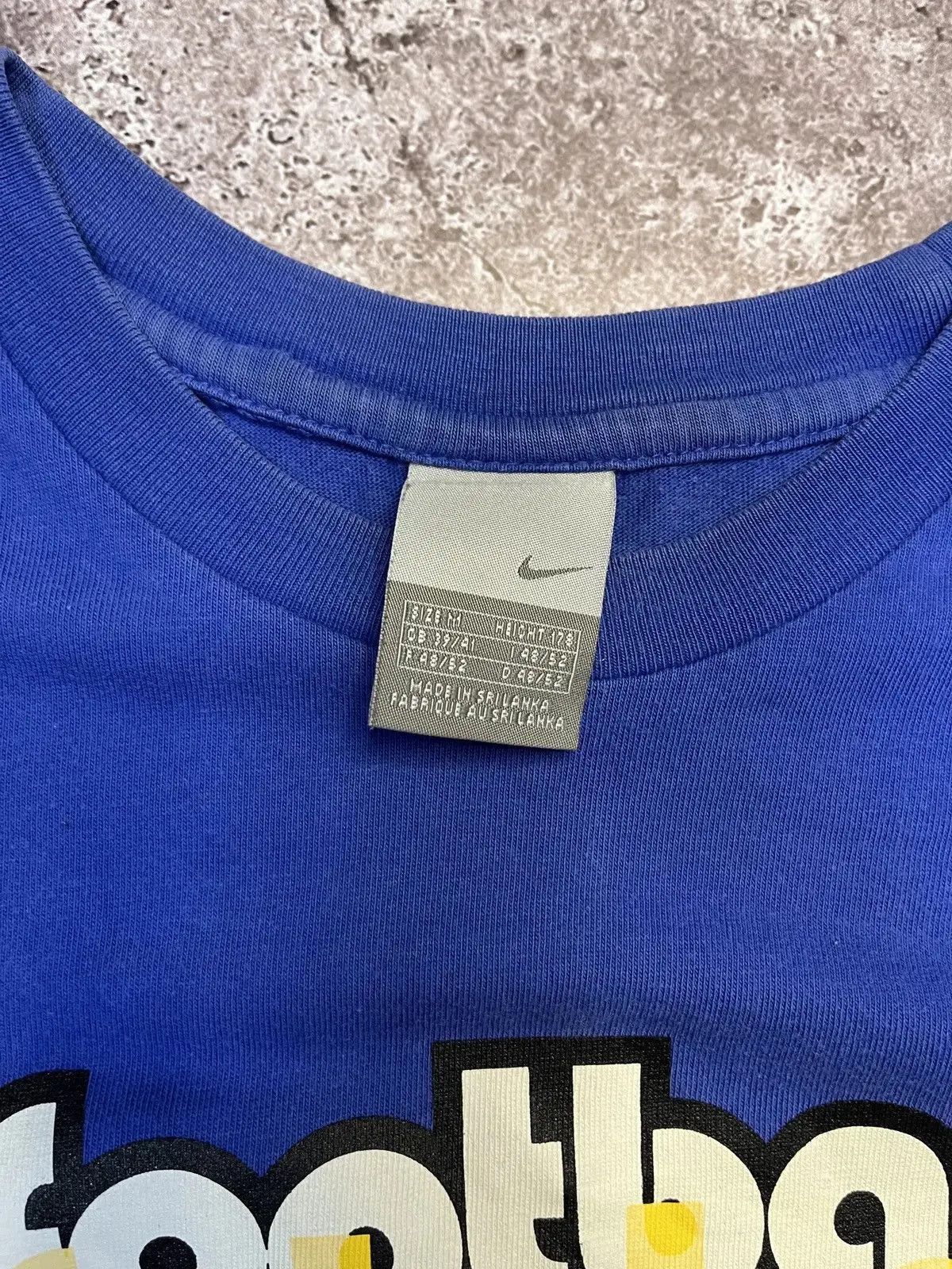 Nike × Vintage Vintage Nike T-Shirt Blue “Football” Graphic Size M Size US M / EU 48-50 / 2 - 3 Thumbnail