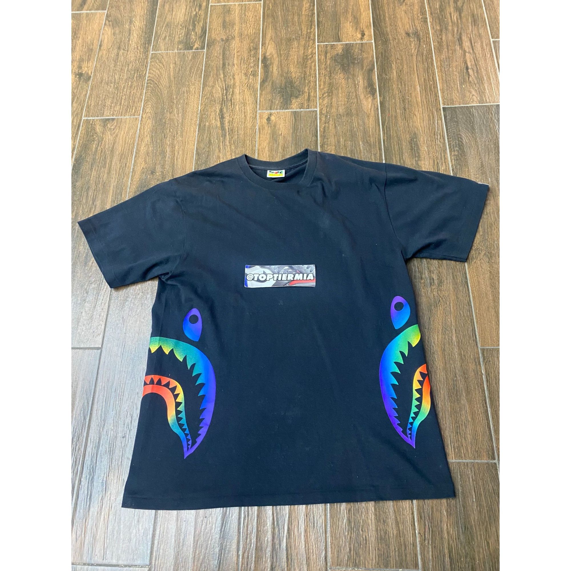 Bape BAPE RAINBOW APE SIDE SHARK TEE BLACK SZ XL Size US XL / EU 56 / 4 - 1 Thumbnail