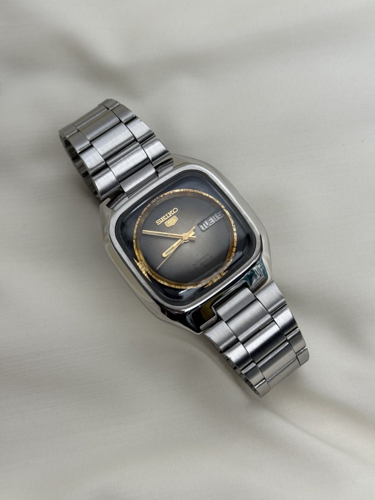 Seiko 5 TV Case Vintage Watch 7019 Day/Date watch japan made