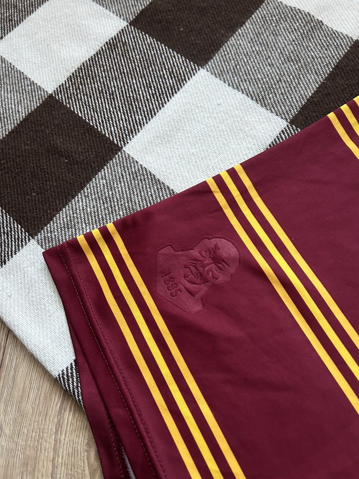 O'Neills × Sterling Ruby × Vintage Huddersfield Giants O’neills Rugby league jersey mens Size US M / EU 48-50 / 2 - 5 Thumbnail
