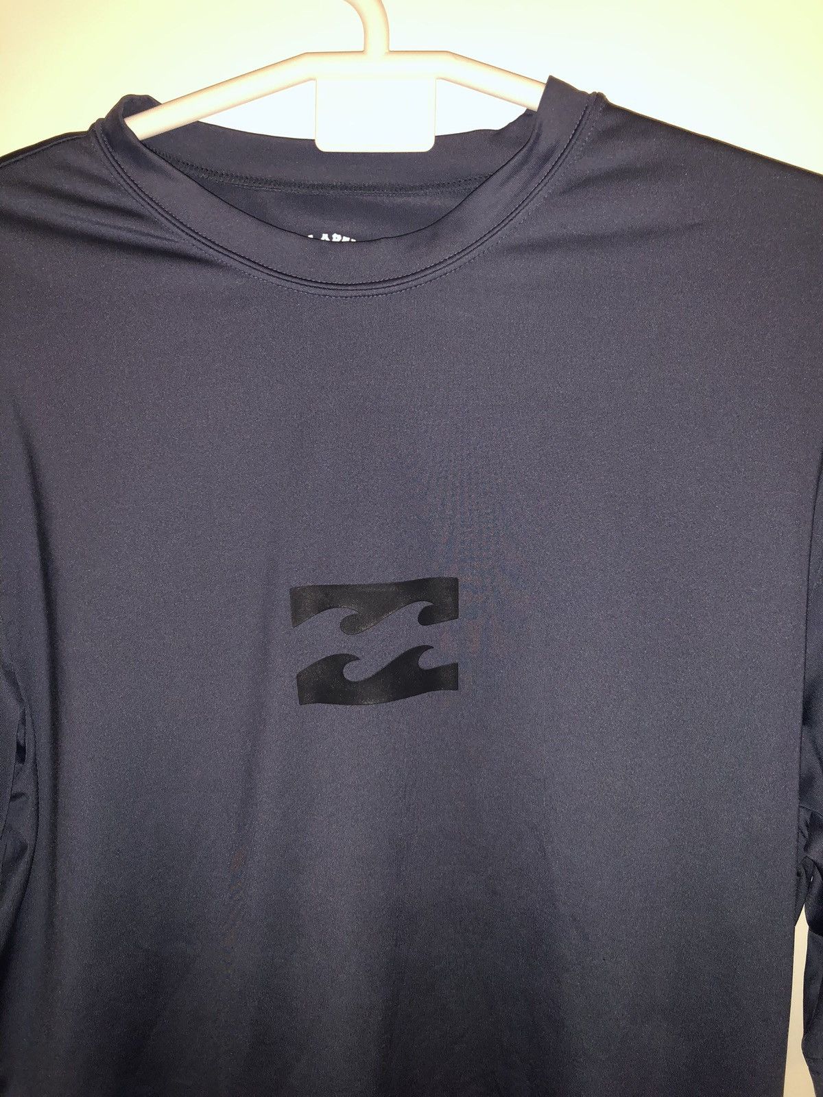 Billabong UV Surf Short Sleeve Tee Shirt Size US L / EU 52-54 / 3 - 2 Thumbnail