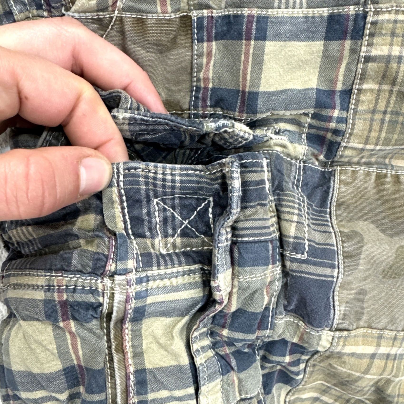 American Eagle Outfitters VINTAGE American Eagle Short Mens 30 Cargo Plaid Patches Longer Length Size US 30 / EU 46 - 5 Thumbnail