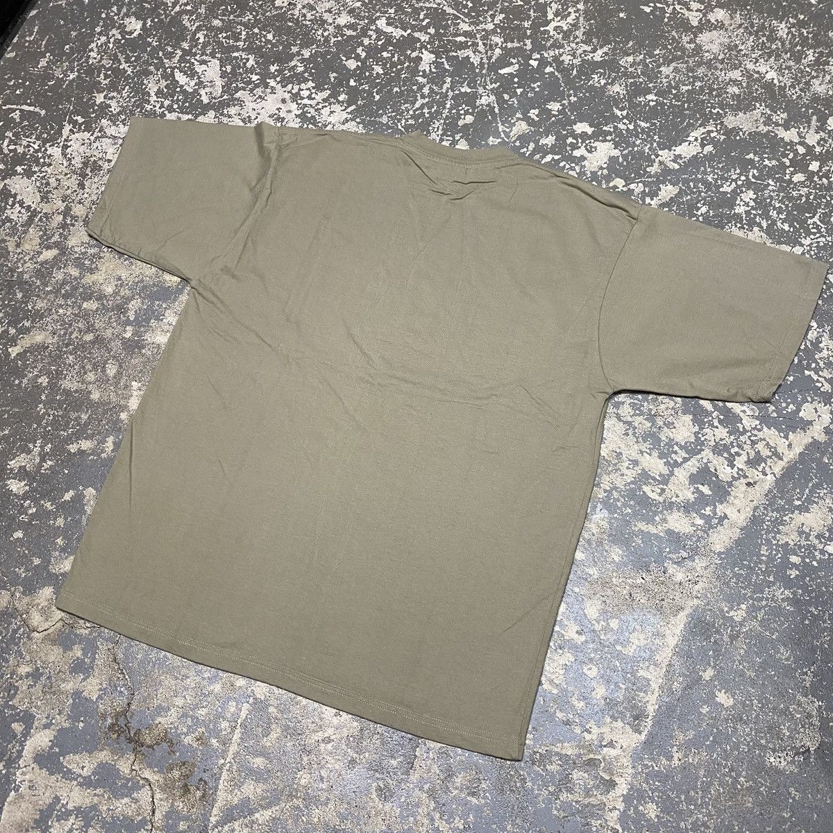 Supreme Vintage Unicef Smiley Face Art Box Logo Tshirt Size US L / EU 52-54 / 3 - 8 Thumbnail