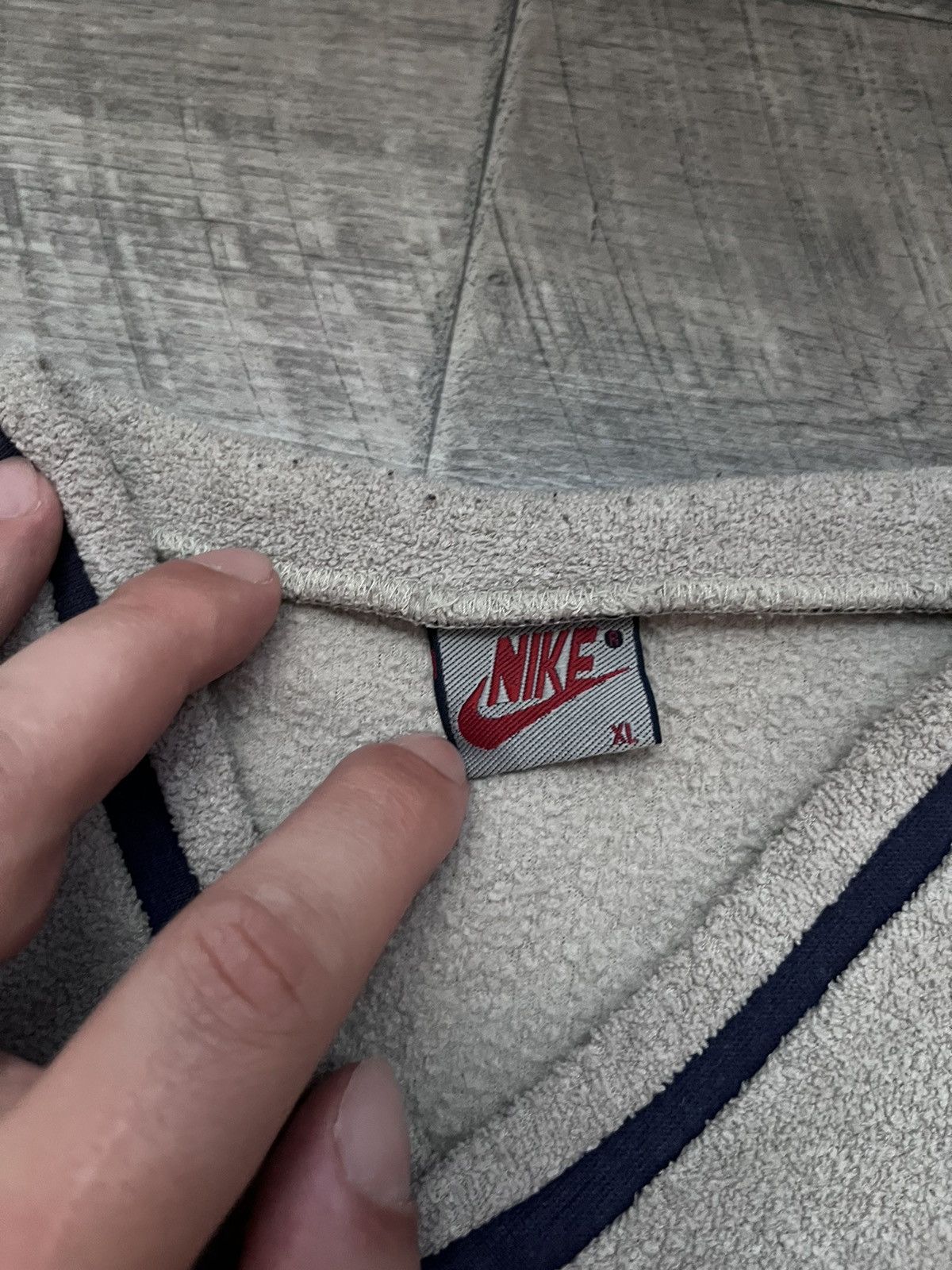 Nike Vintage Nike Sweatshirt Big Logo Swoosh Rare Beige Size US XL / EU 56 / 4 - 9 Thumbnail