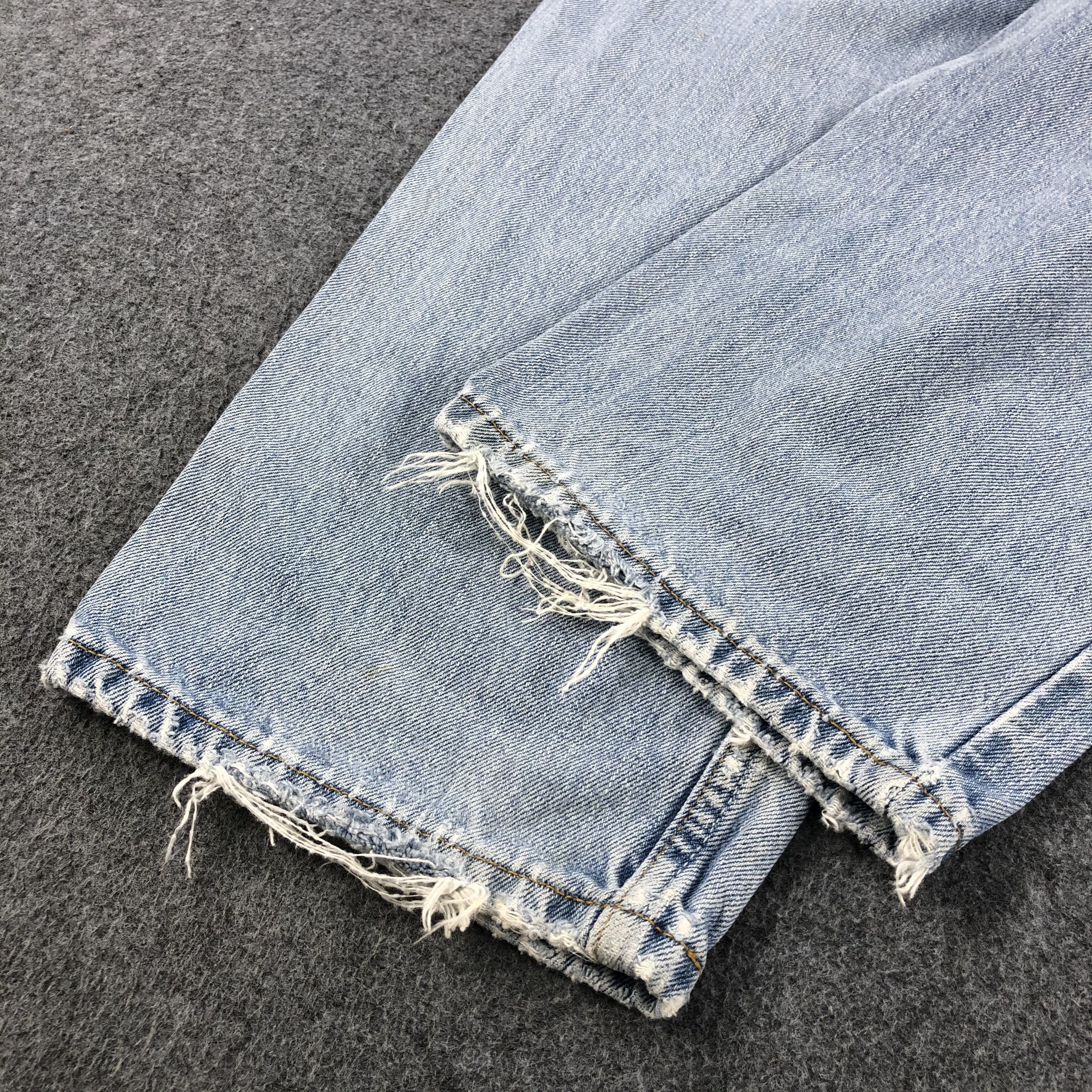Levi's Light Washed Denim Vintage Levis Jeans Lot 550-J922 Size US 34 / EU 50 - 6 Thumbnail