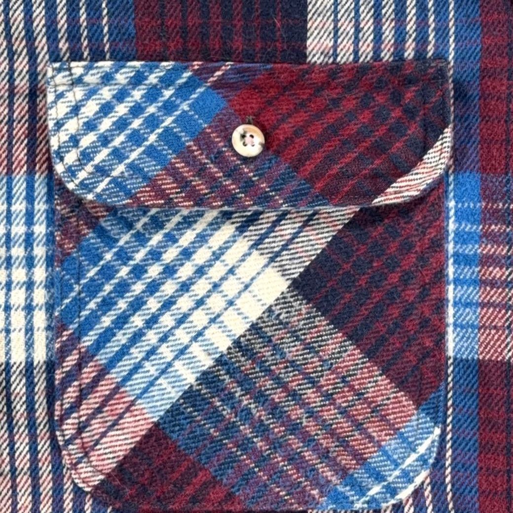 Van Heusen VINTAGE Van Heusen Shirt Mens Medium Purple Plaid Flannel 90s Grunge Outdoors Button-Up Long Sleeve Pocketed Chest 22 inches Size US M / EU 48-50 / 2 - 5 Thumbnail