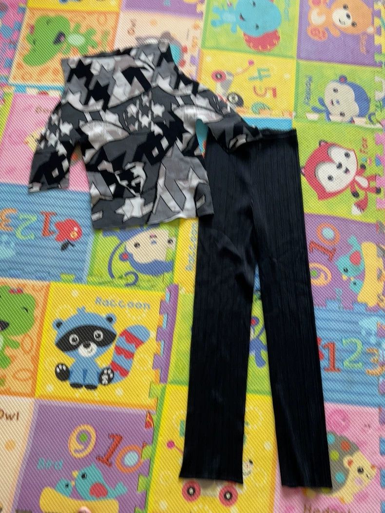 Issey Miyake Issey Miyake size:3 Black pleated pants Size 30" / US 8 / IT 44 - 1 Thumbnail