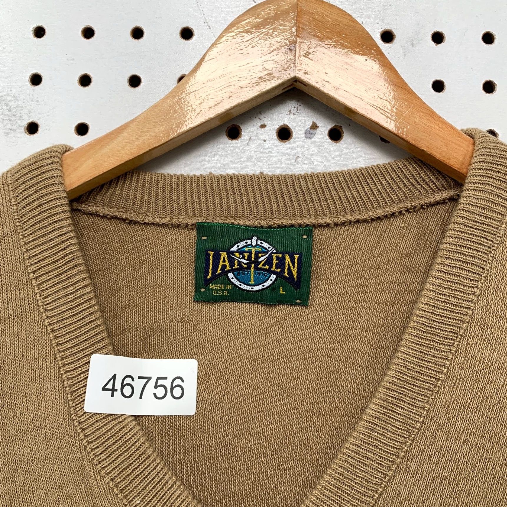 Jantzen VINTAGE Jantzen Sweater Mens Large Tan V Neck Acrylic Pullover Made In Usa Size US L / EU 52-54 / 3 - 3 Thumbnail