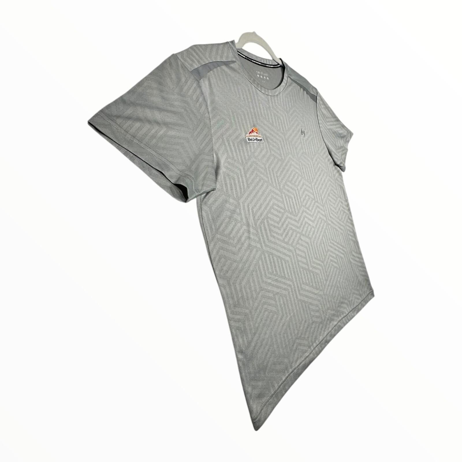 Other Soulux T-Shirt Men's UK Size M Grey Geometric Pattern Size US M / EU 48-50 / 2 - 3 Thumbnail