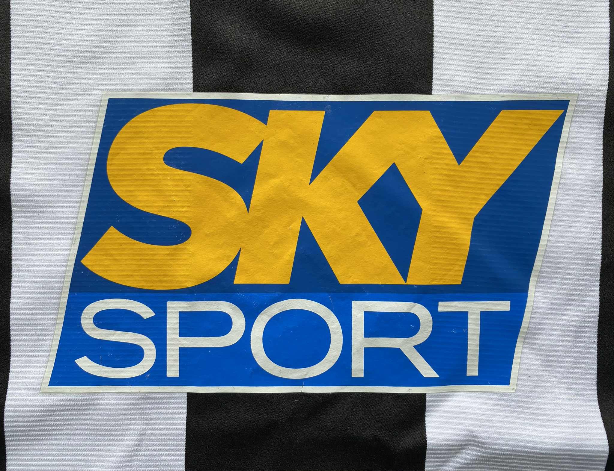 Nike Nike Juventus FC Home 2004-2005 Italy Football Sky Sport Size US L / EU 52-54 / 3 - 5 Thumbnail
