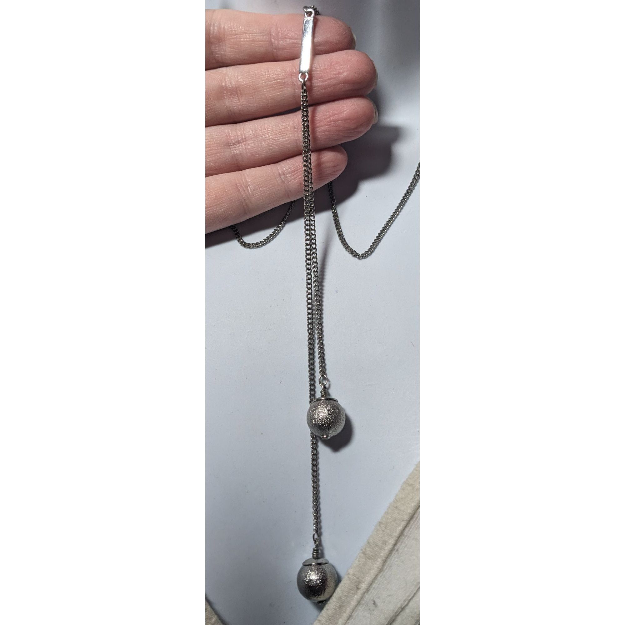 Express Express Y2K Silver Tone Metallic Ball Drop Necklace Size ONE SIZE - 7 Thumbnail