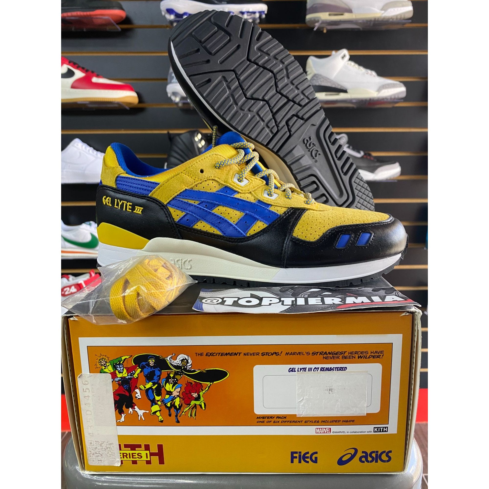 Asics × Kith × Marvel Comics ASICS GEL LYTE 3 X KITH X MARVEL REMASTERD WOLVERINE 1975 SZ Size US 9 / EU 42 - 1 Thumbnail