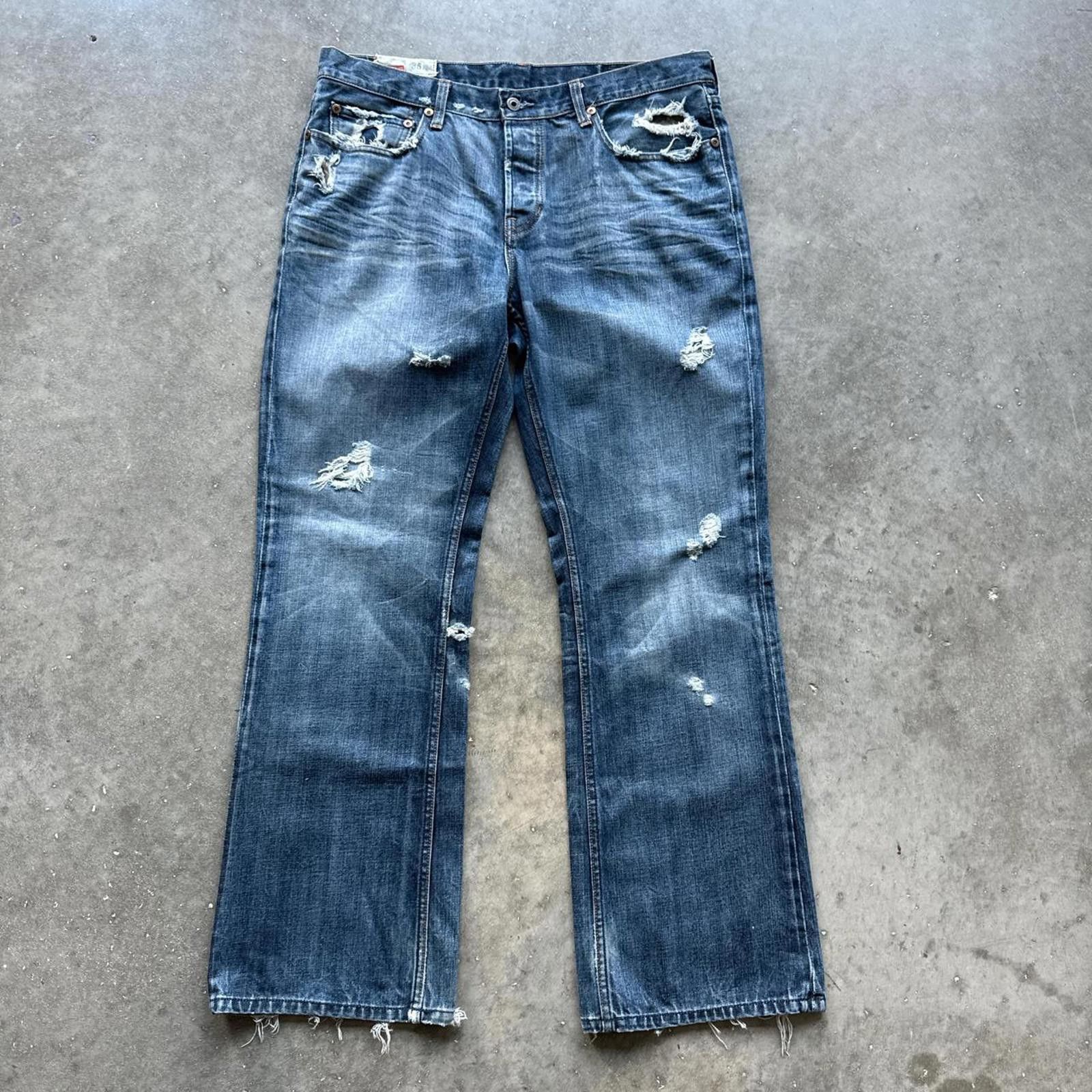 Gap Vintage distressed Gap Jeans 1969 Size US 35 - 1 Thumbnail