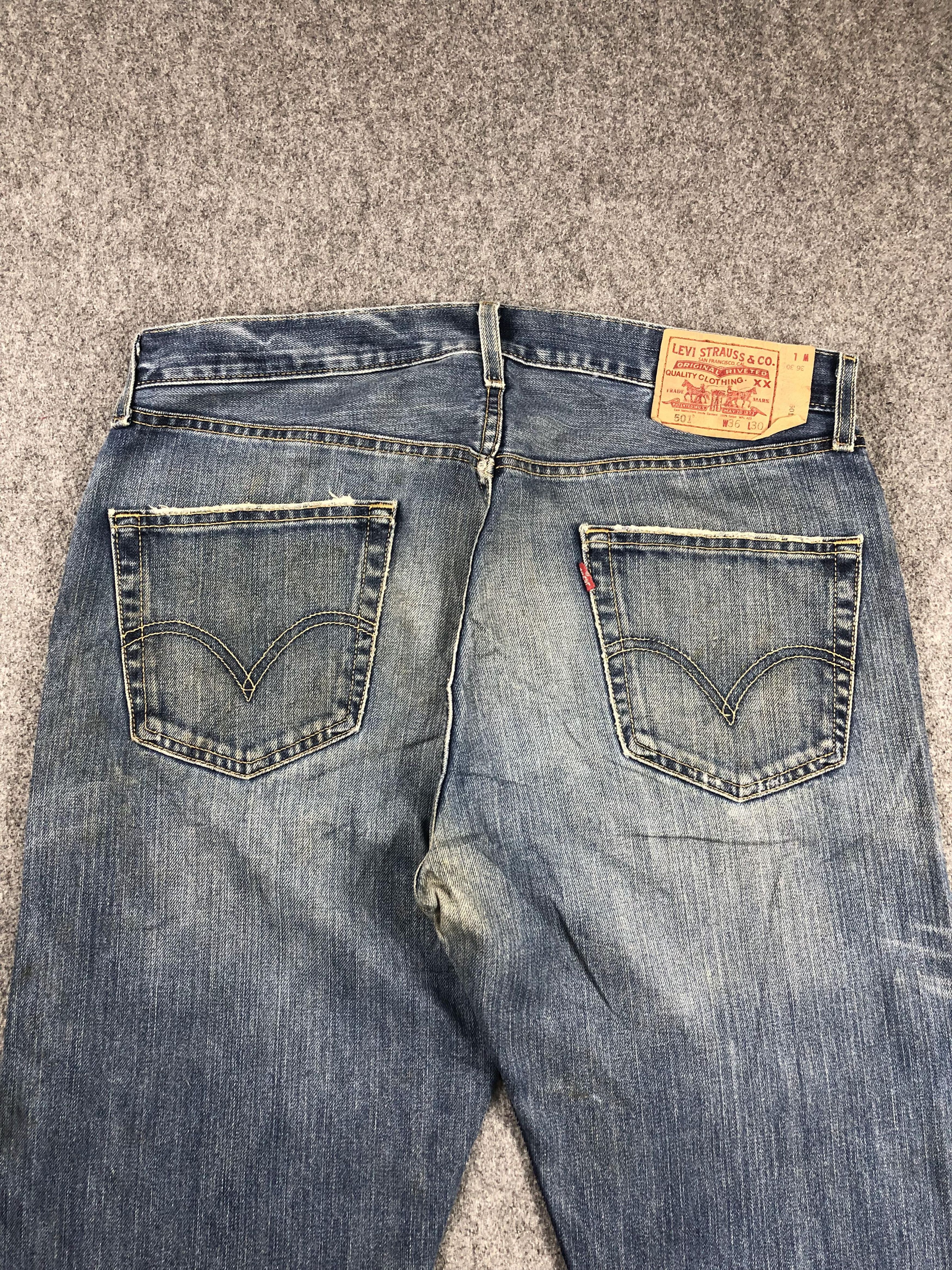 Vintage 90s Levis 501 Faded Blue Jeans DP2221