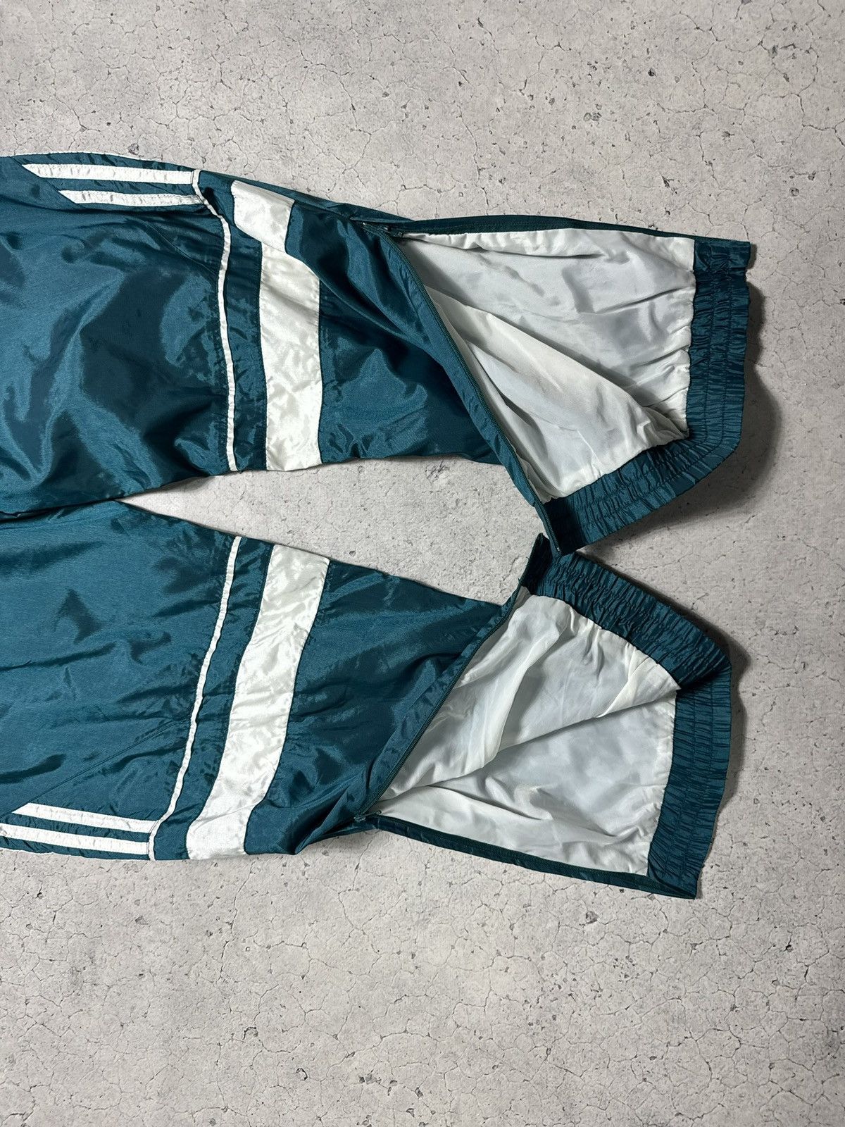 Adidas Adidas Vintage 90’s Nylon Track Suit Jacket & Pants Size US M / EU 48-50 / 2 - 17 Thumbnail