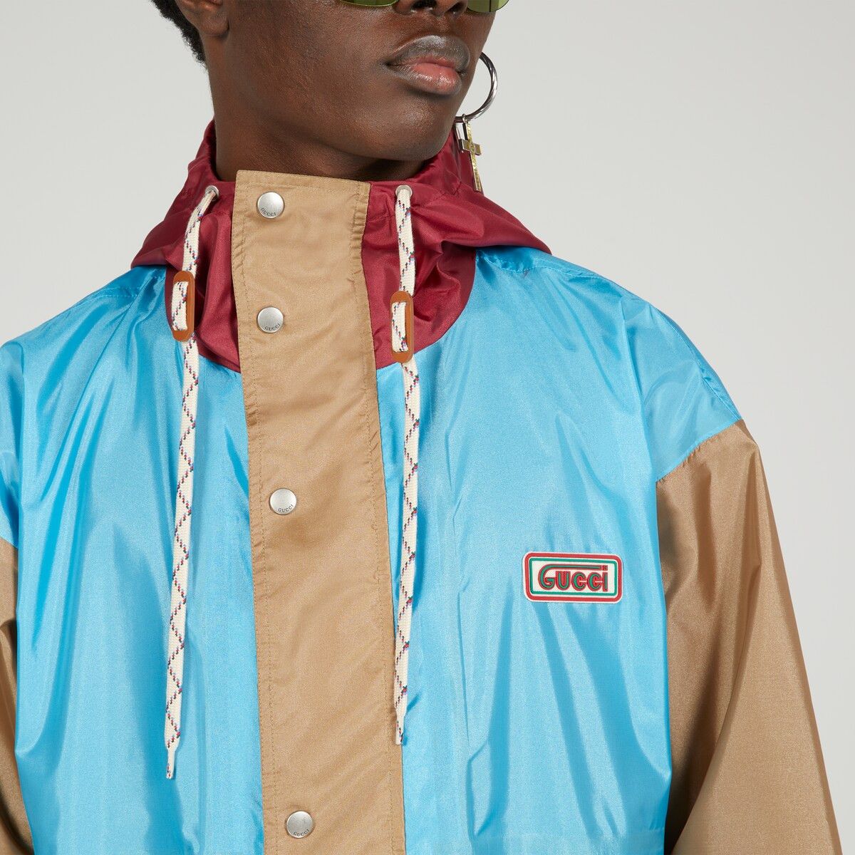 Gucci 48 M Gucci Hooded Block Jacket Windbreaker Blue Beige Red Size US M / EU 48-50 / 2 - 4 Thumbnail