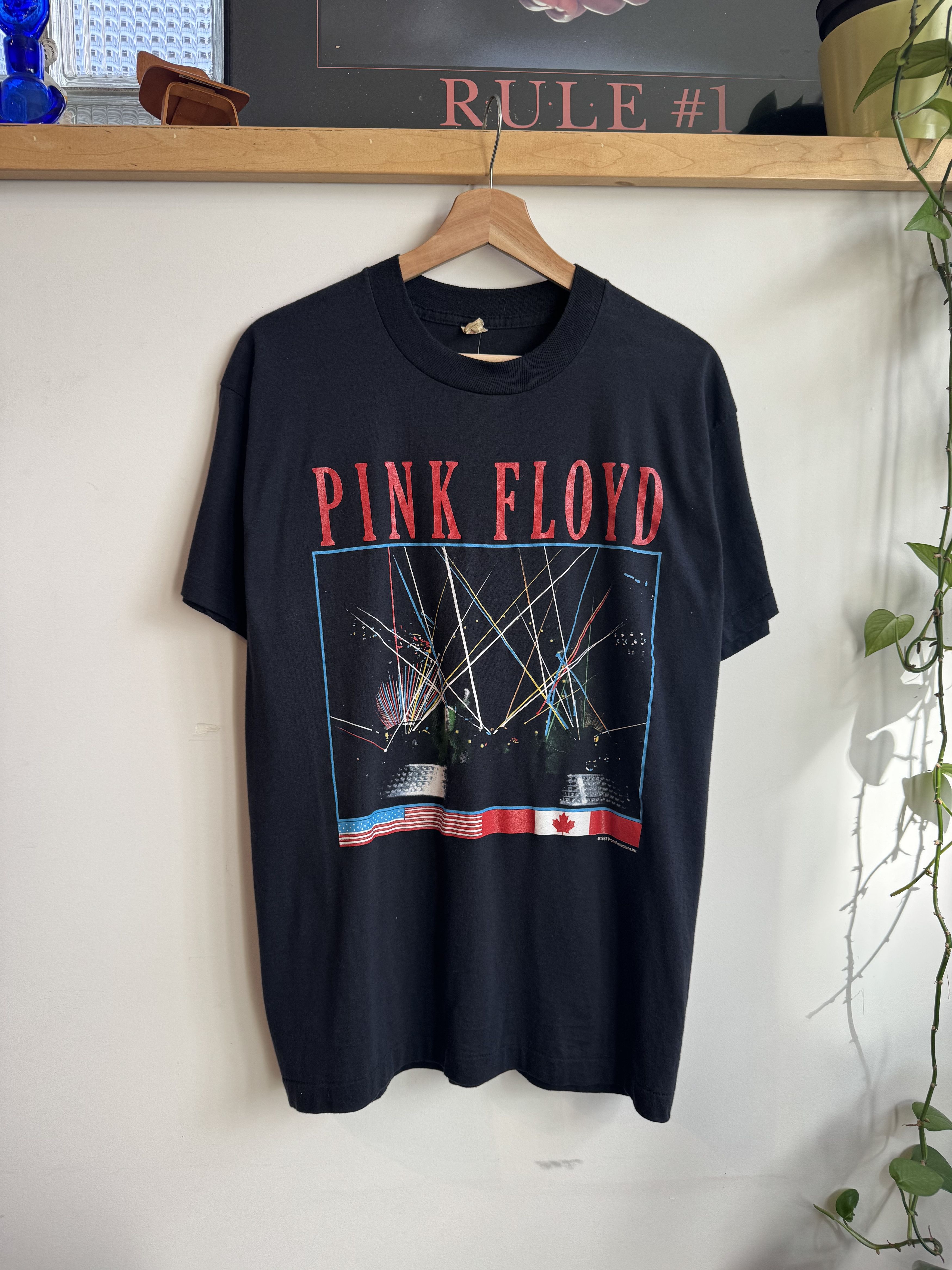 Vintage 1987 Pink Floyd Tour Band Tee Size XL Size US XL / EU 56 / 4 - 1 Thumbnail