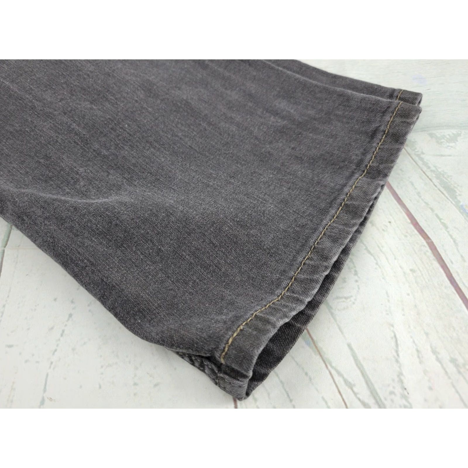 Levi's VINTAGE Levi’s 559 Jeans Mens Gray Black 44 x 32 Size 44/30 Regular 100% Cotton Zip Mid Wash Relaxed Straight Pants Size US 44 / EU 60 - 2 Thumbnail