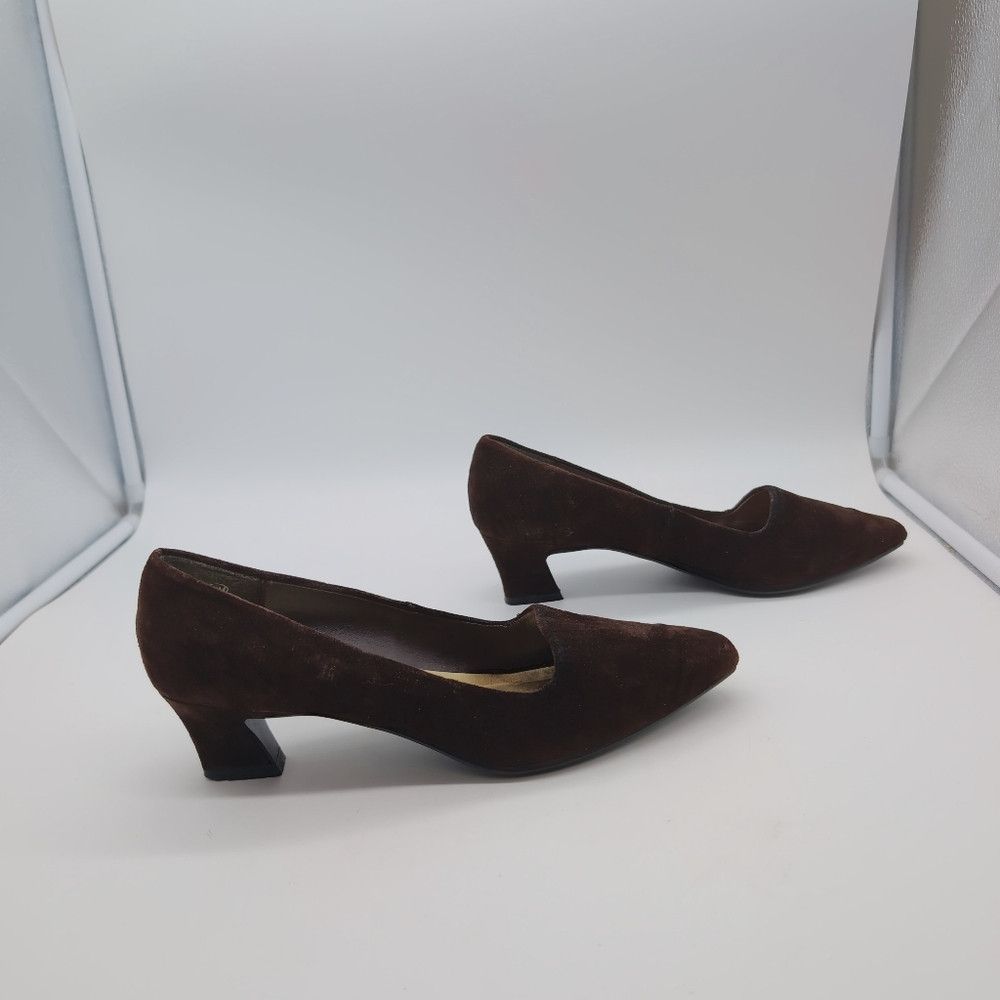 Vintage Mootsie's Tootsies Sz 10 Brown Suede Heels with Pointed Toe Size US 10 / IT 40 - 7 Thumbnail