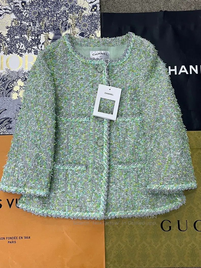Other Chanel Green tweed silver rolled-edge four-pocket jacket Size S / US 4 / IT 40 - 1 Thumbnail