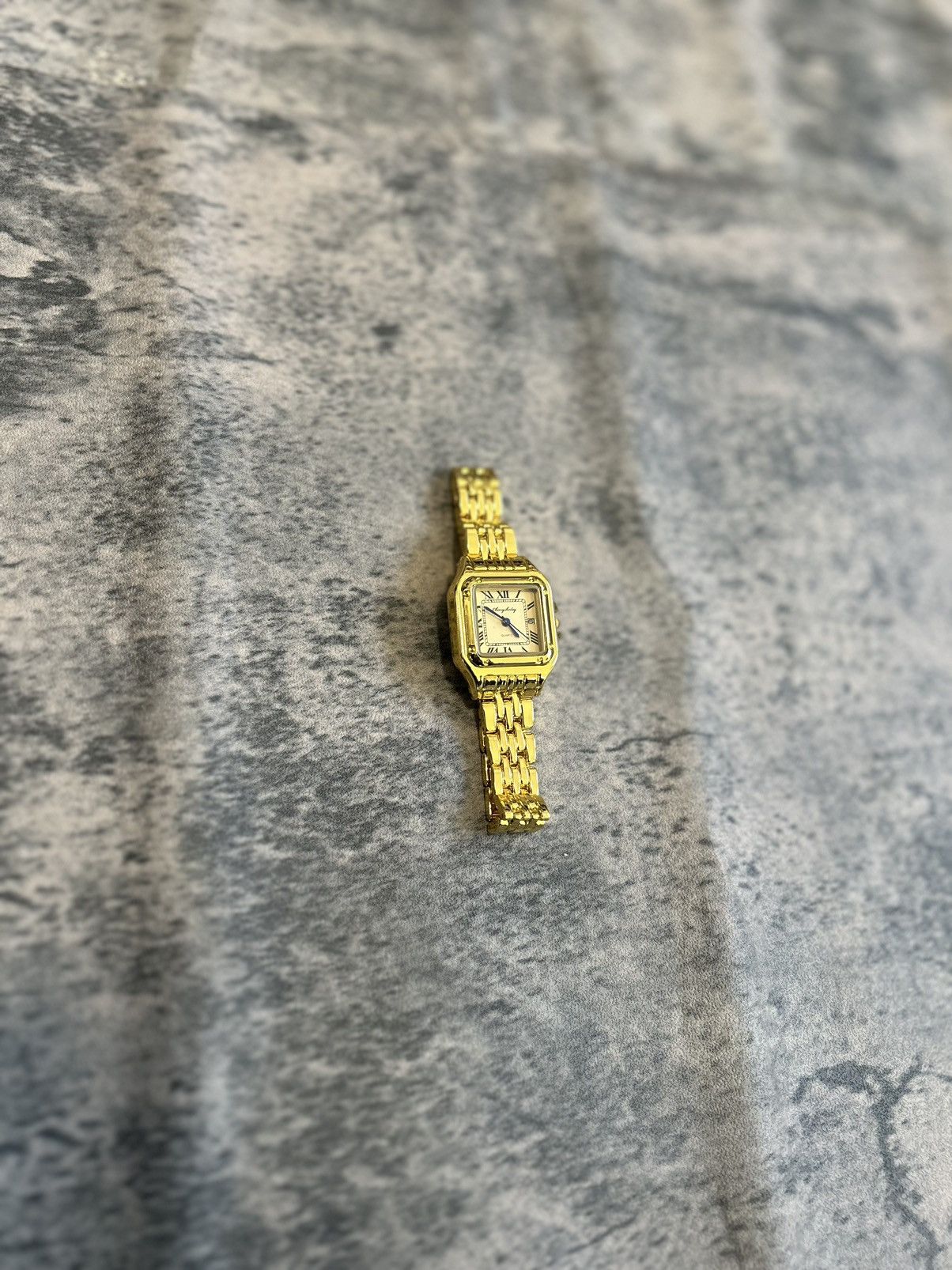 Vintage Vintage 90s vintage retro luxury style quartz Gold watch Size ONE SIZE - 6 Thumbnail