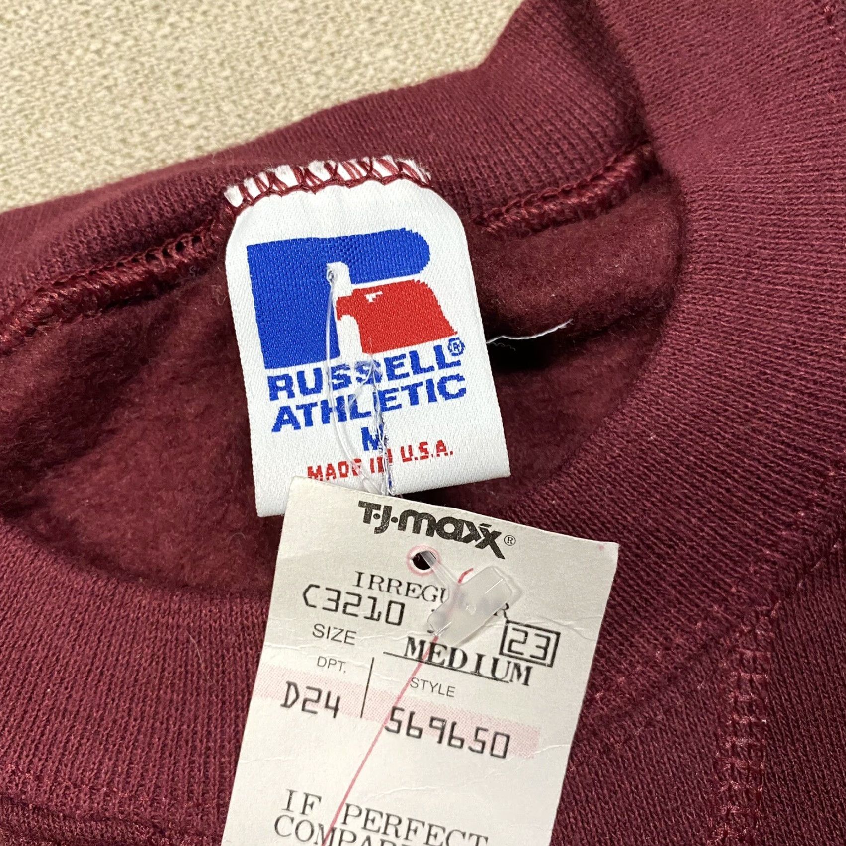 Vintage VINTAGE Russell Sweatshirt Mens M L NOS NWT USA Made V Stitch Crewneck Maroon USA Crew Neck Mens Regular Size Size US M / EU 48-50 / 2 - 3 Thumbnail