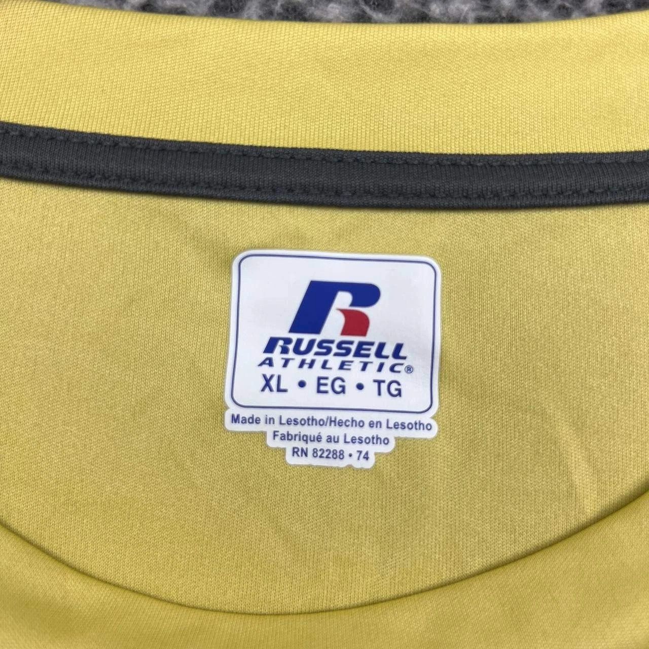 Russell Athletic Russell Athletic Shirt Men Yellow Short Sleeve Crew Neck XL Size US XL / EU 56 / 4 - 3 Thumbnail