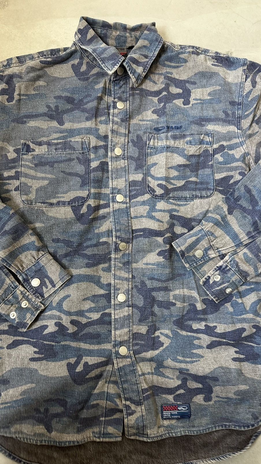 Vans VINTAGE VANS CAMO BUTTON DOWN SHIRT Size US XL / EU 56 / 4 - 2 Thumbnail