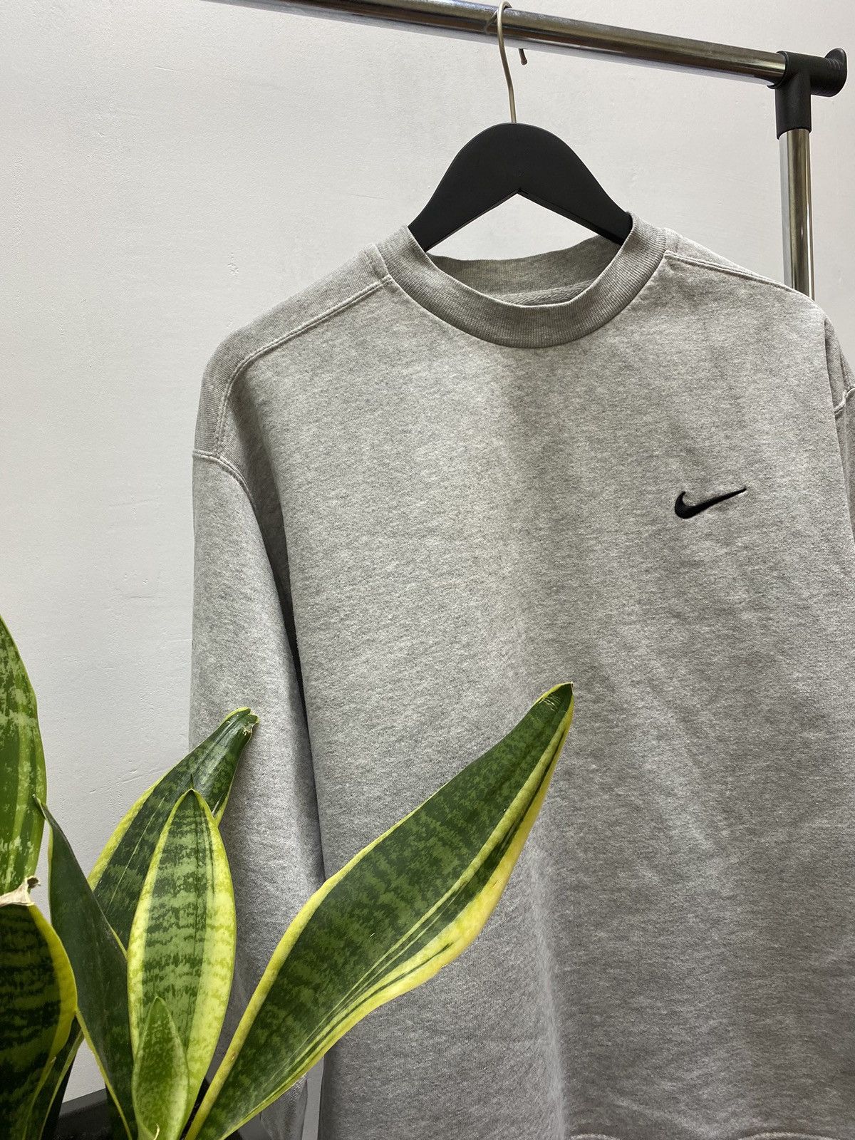 Nike × Vintage Vintage 90s Nike Swoosh Sweatshirt Classic Logo Men’s Grey M Size US M / EU 48-50 / 2 - 6 Thumbnail