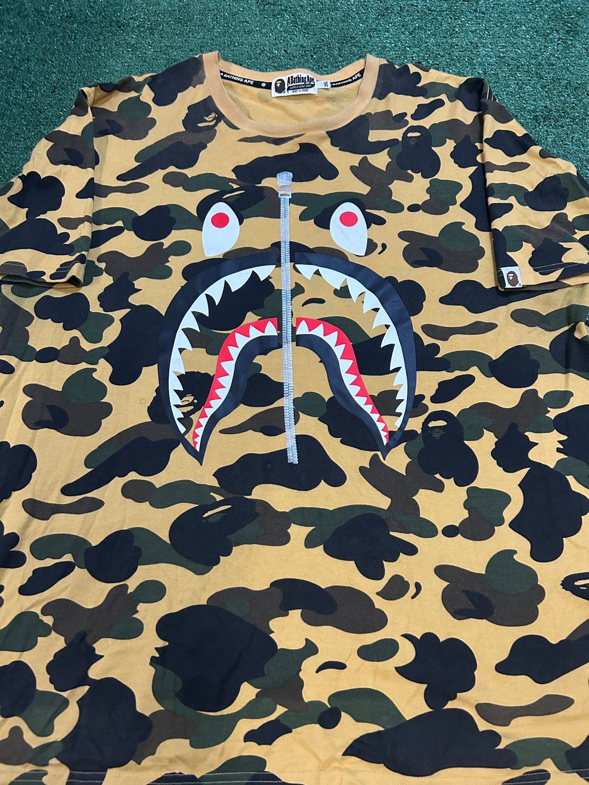 Bape Bape 1ST camo shark tee Size US XXL / EU 58 / 5 - 2 Thumbnail