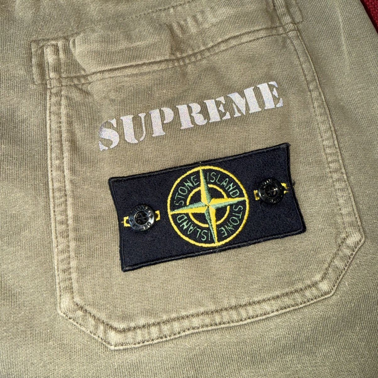 Stone Island × Supreme Used FW17 Supreme Stone Island Sweatpants Size L Olive Size US 34 / EU 50 - 7 Thumbnail