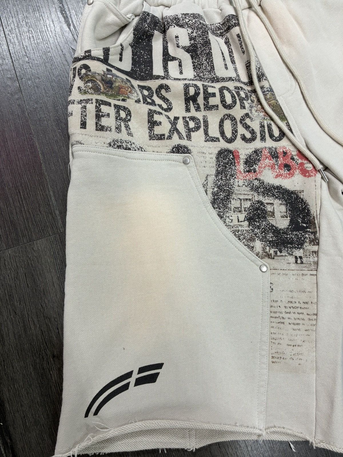 Other RVS LABS Article Sun Washed Shorts Size US 30 / EU 46 - 2 Thumbnail