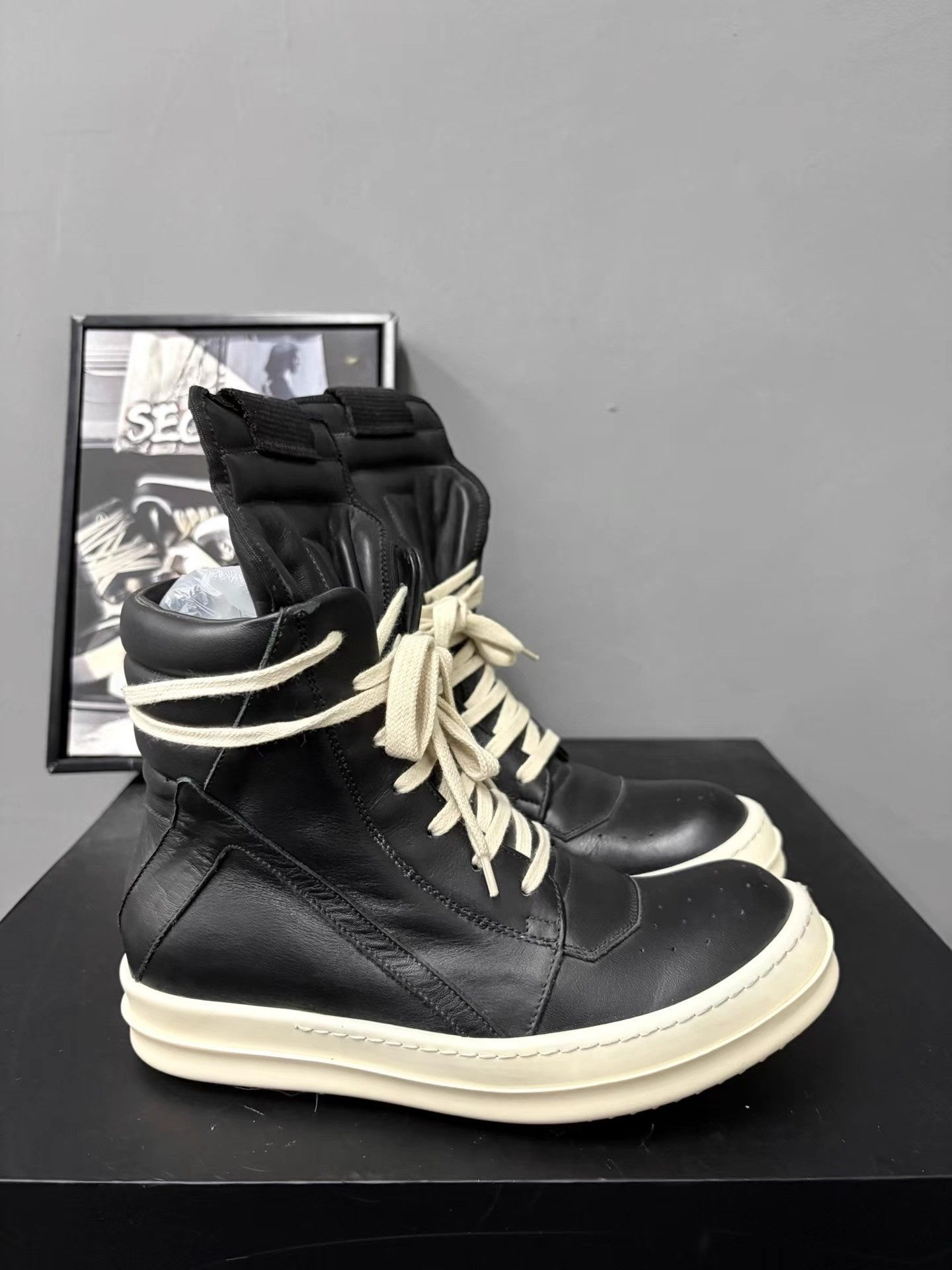 Rick Owens Rick Owens Patent Leather Triangle Sneakers K34 Size US 6 / IT 36 - 4 Thumbnail