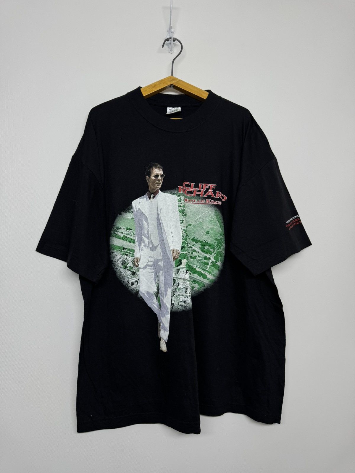Vintage Vintage Richard Cliff rock band tour tee Size US XL / EU 56 / 4 - 2 Thumbnail