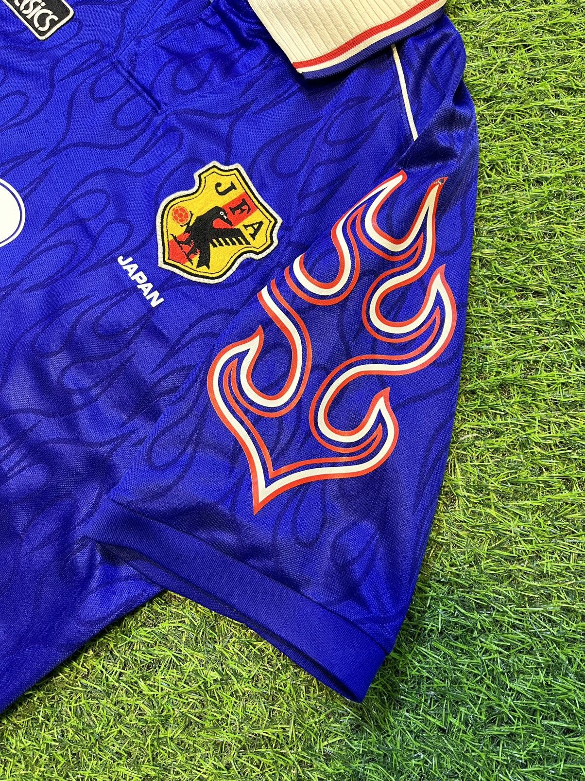Asics Vintage 1998 Japan Football Association Home Kit NAKATA8 Size US M / EU 48-50 / 2 - 9 Thumbnail