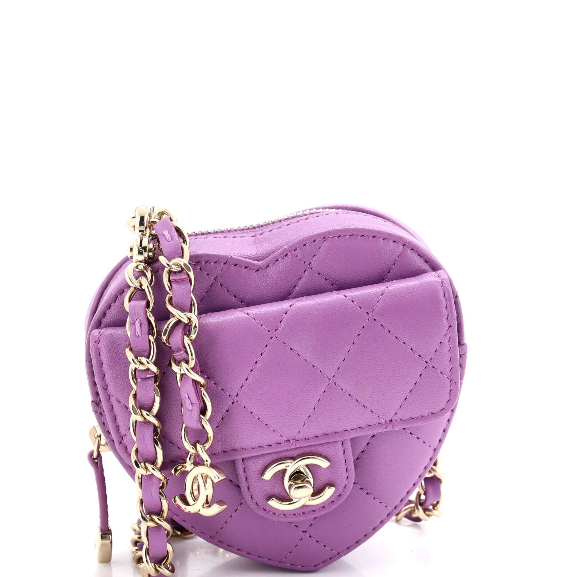 Chanel CC in Love Heart Belt Bag Size ONE SIZE - 1 Thumbnail