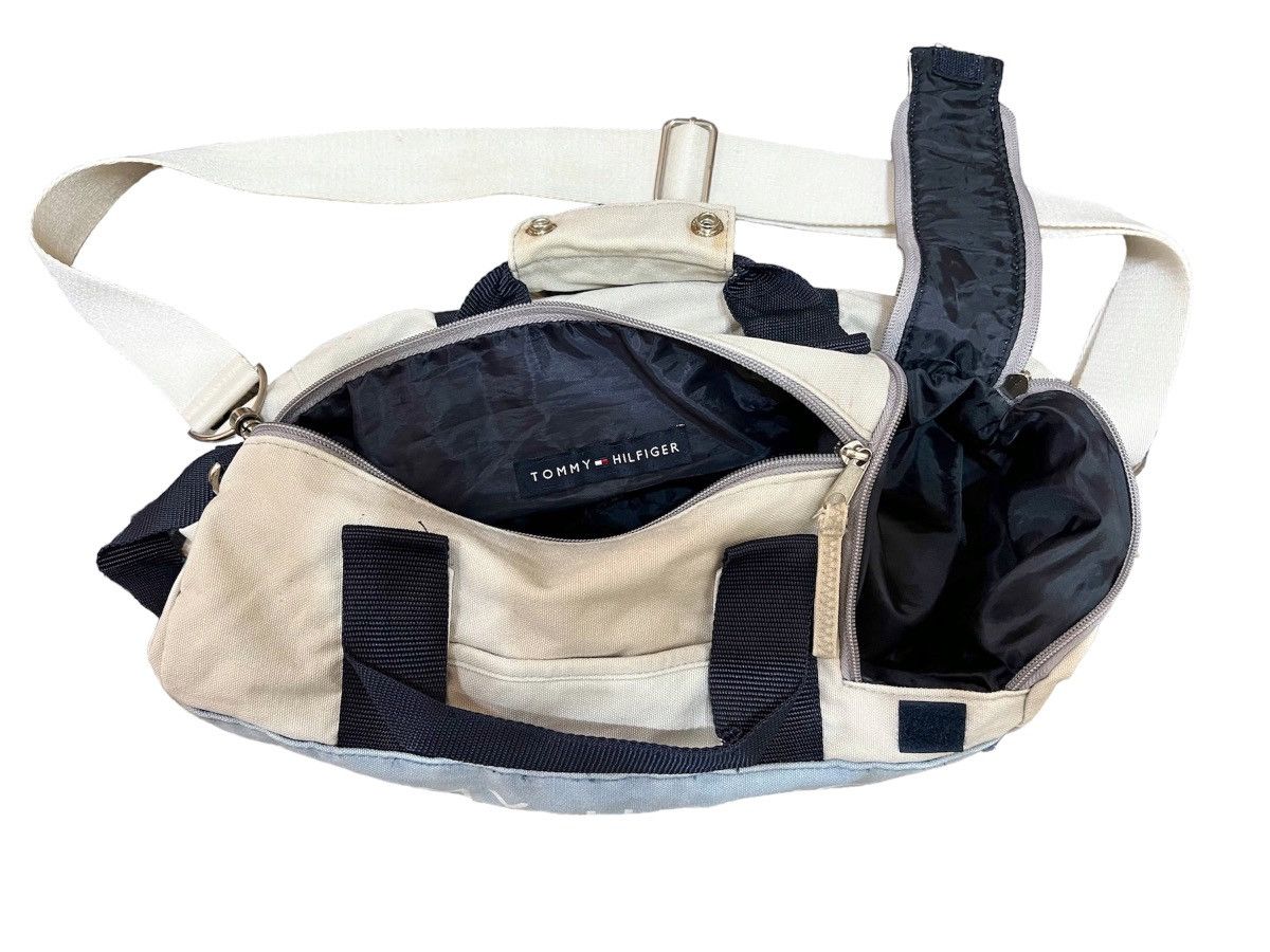 Vintage 90s TOMMY HILFIGER CROSSBODY SLING BAG