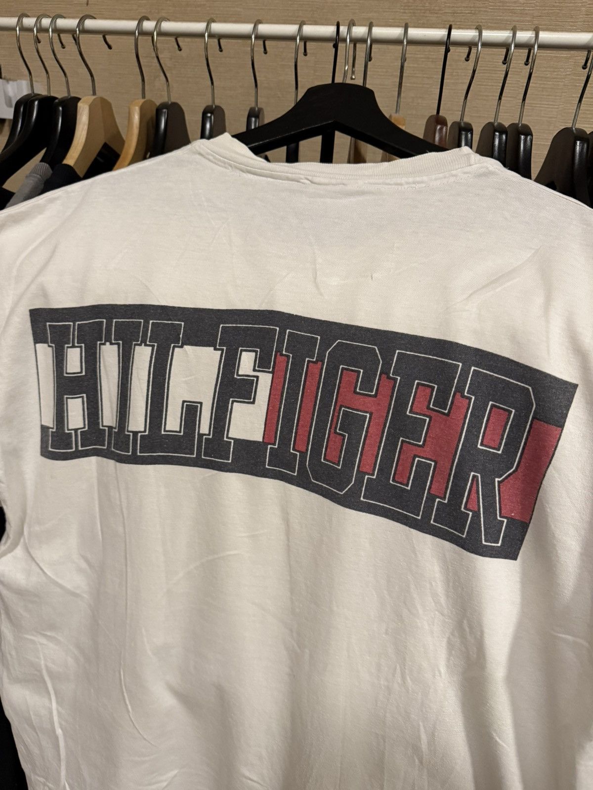 Tommy Hilfiger Vintage 1990s Tommy Hilfiger Single Stitched Tee Size US L / EU 52-54 / 3 - 10 Thumbnail