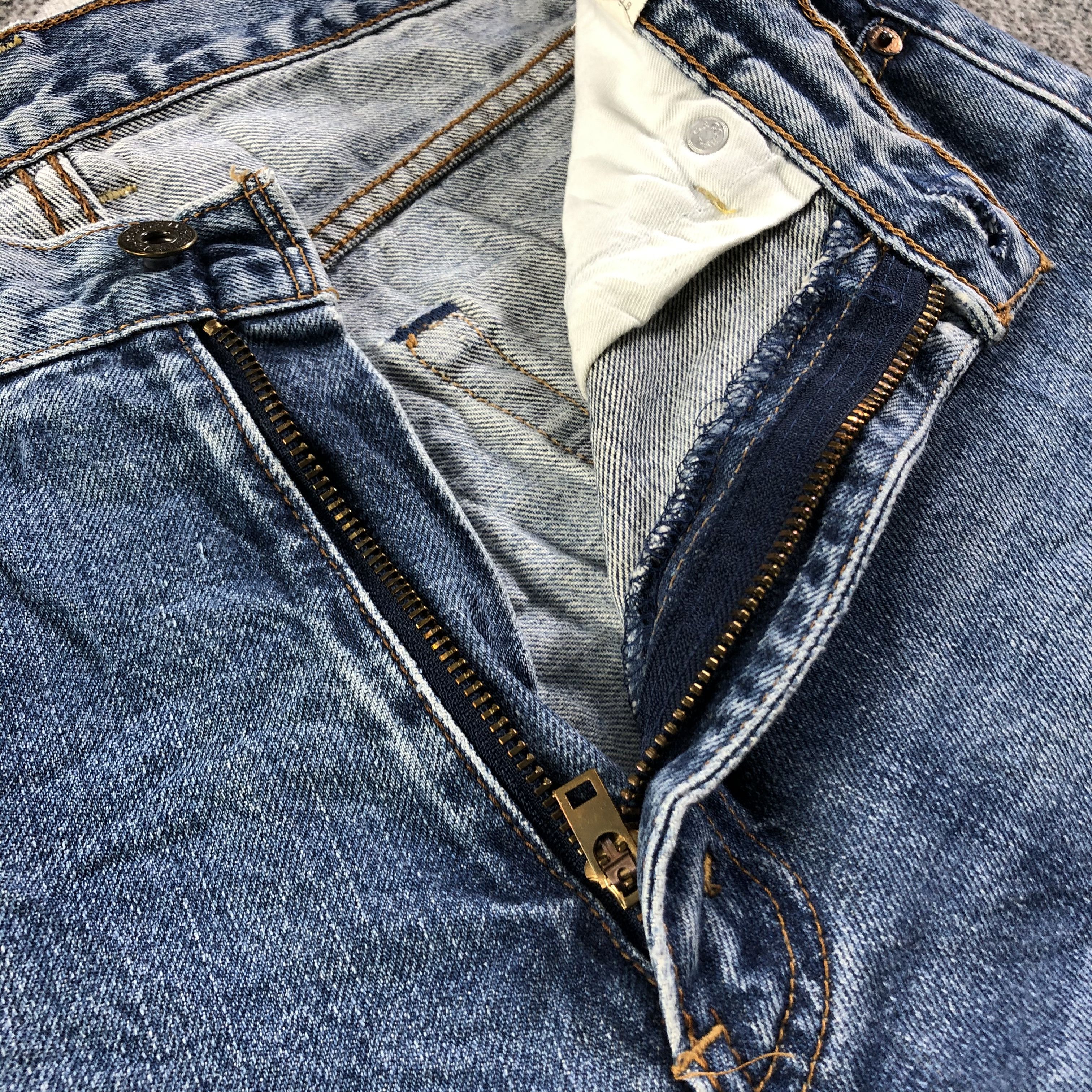 Levi's Vintage Levis 503 Jeans Faded Blue Denim KJ2094 Size US 31 - 8 Thumbnail