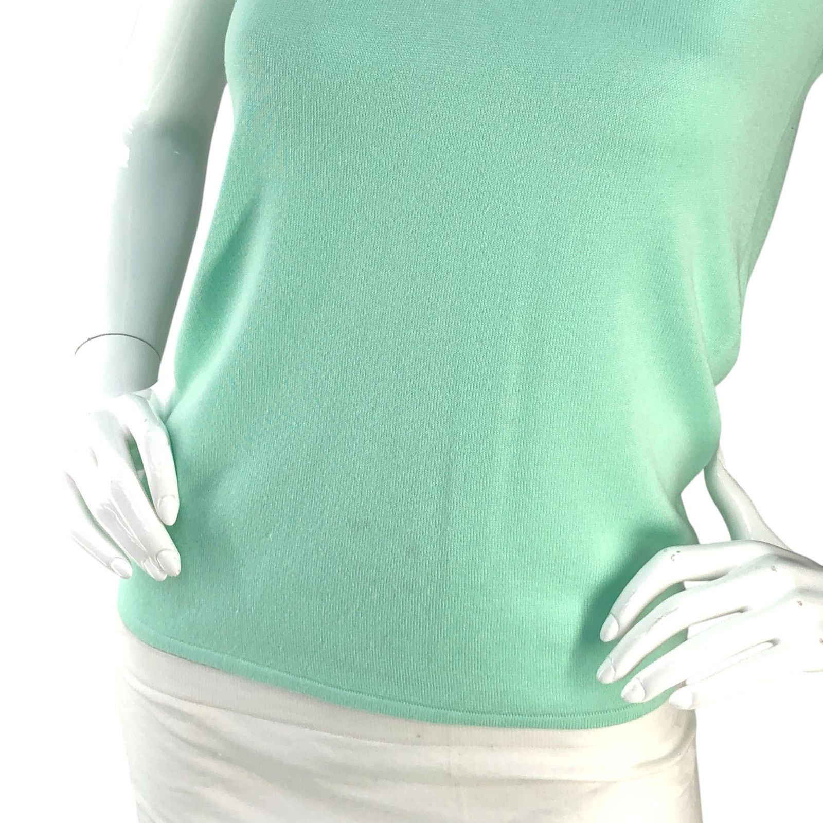 Lilly Pulitzer Lilly Pulitzer Size XS T Shirt Top Tie Back V Neck TINY FLAW Size XS / US 0-2 / IT 36-38 - 3 Thumbnail