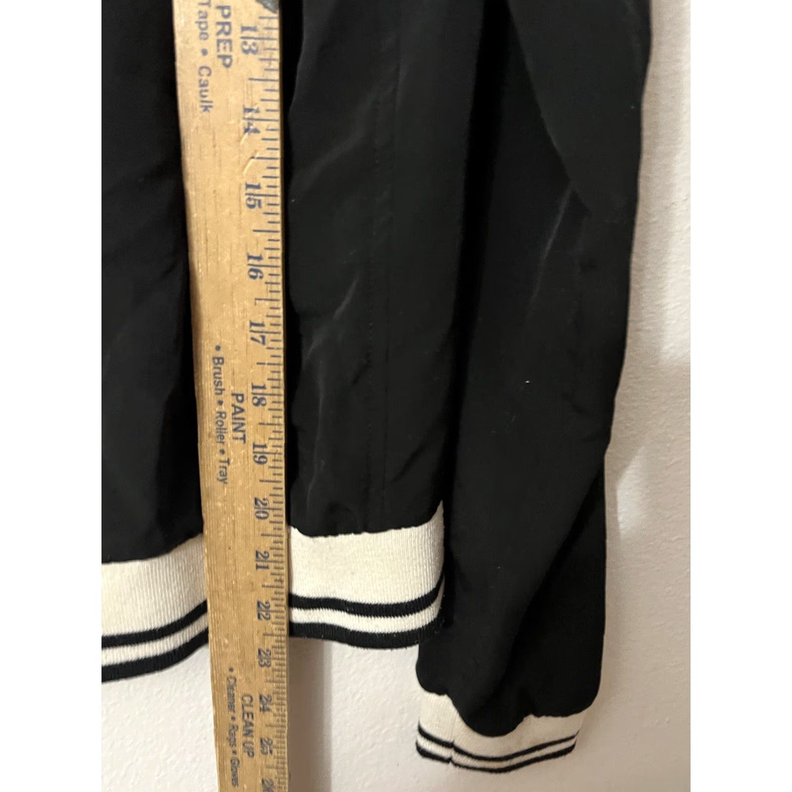 Calvin Klein Calvin Klein Jacket Full Zip Cropped Pockets Moto Bomber Trucker Black Sz M Womens Bike Style Size M / US 6-8 / IT 42-44 - 4 Thumbnail