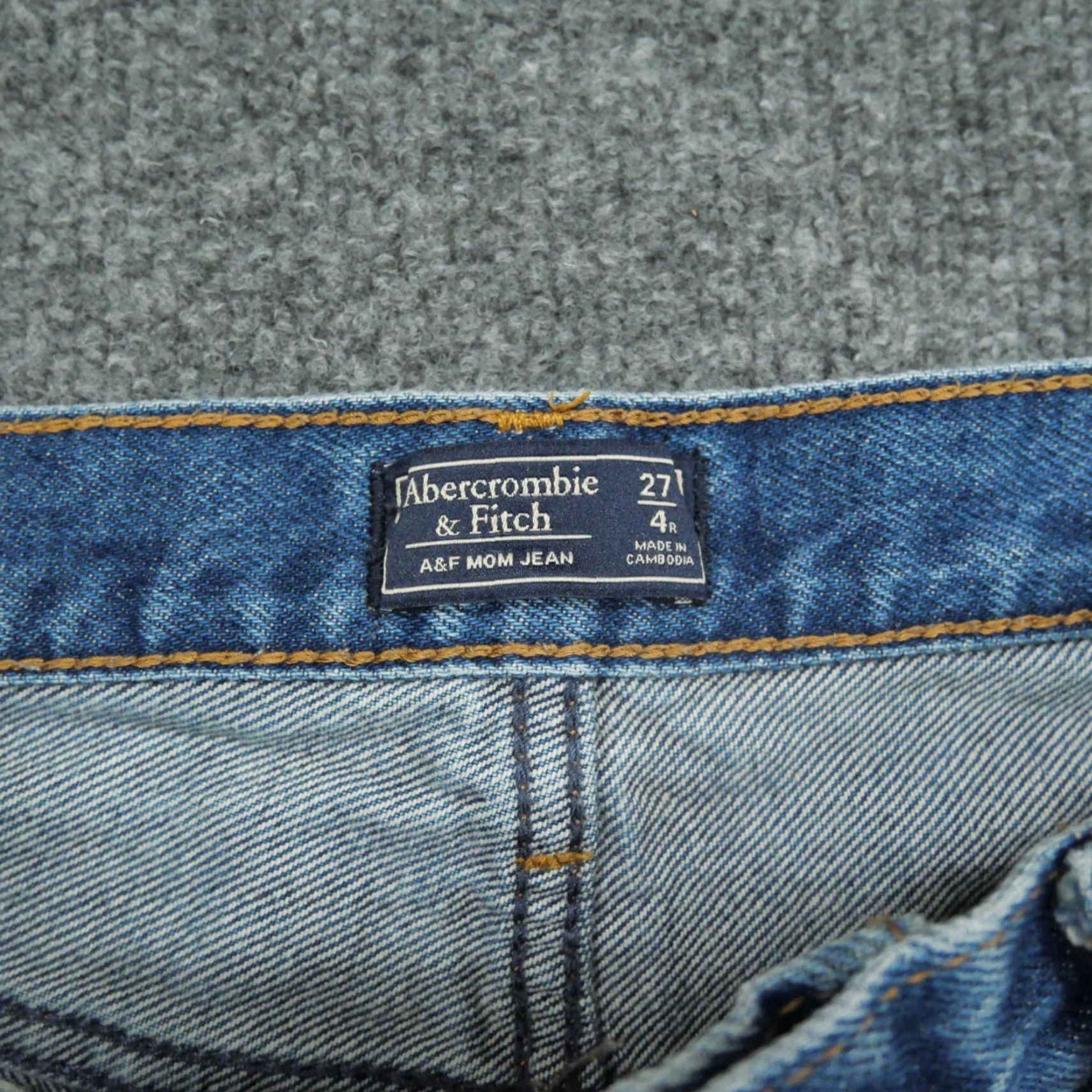 Abercrombie & Fitch Abercrombie & Fitch Jeans Womens 27 4 4R Mom High Rise Distressed Cropped Size 27" / US 4 / IT 40 - 6 Thumbnail