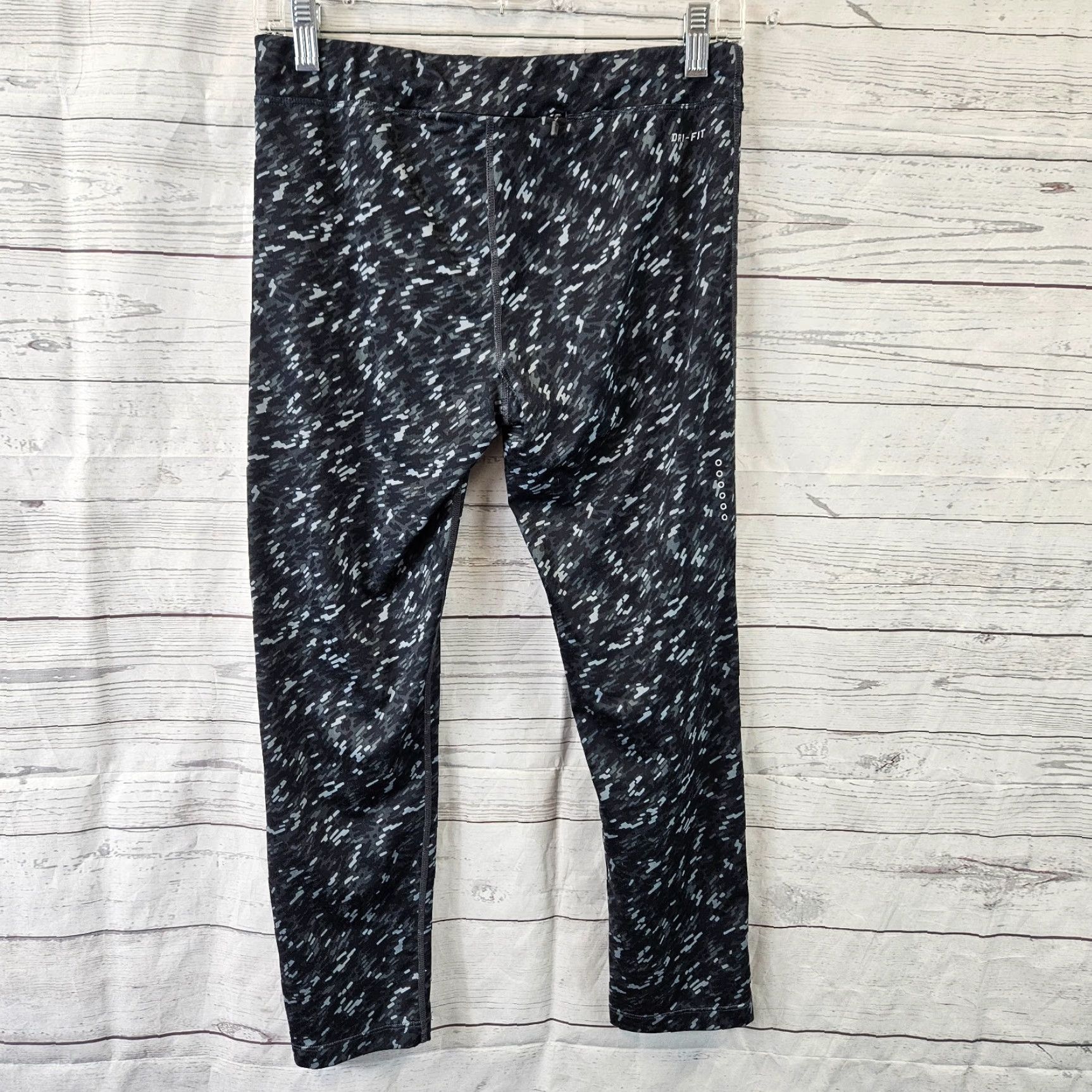 Nike Nike Dri-Fit Womens Cropped Leggings Sz Medium Black Gray Mid Rise Size 32" / US 10 / IT 46 - 3 Thumbnail