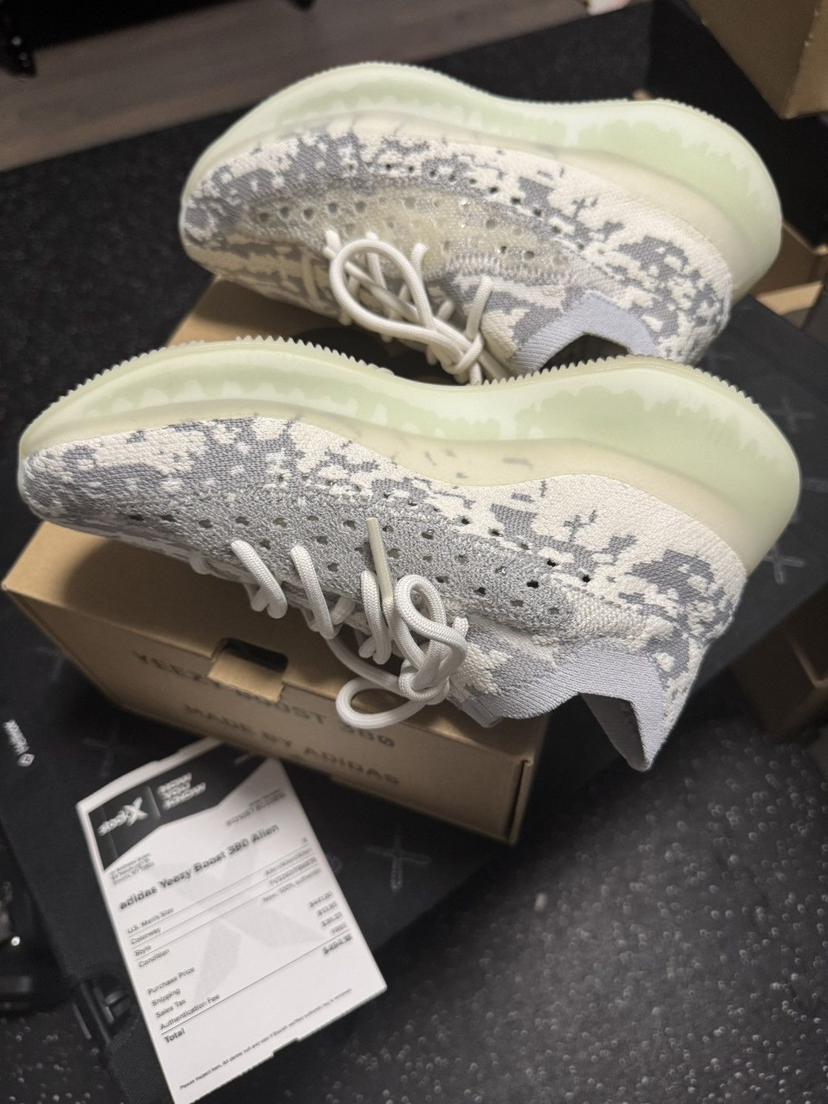 Adidas × Yeezy Adidas Yeezy Boost 380 sz 6Y Alien Size US 6 / EU 39 - 5 Thumbnail