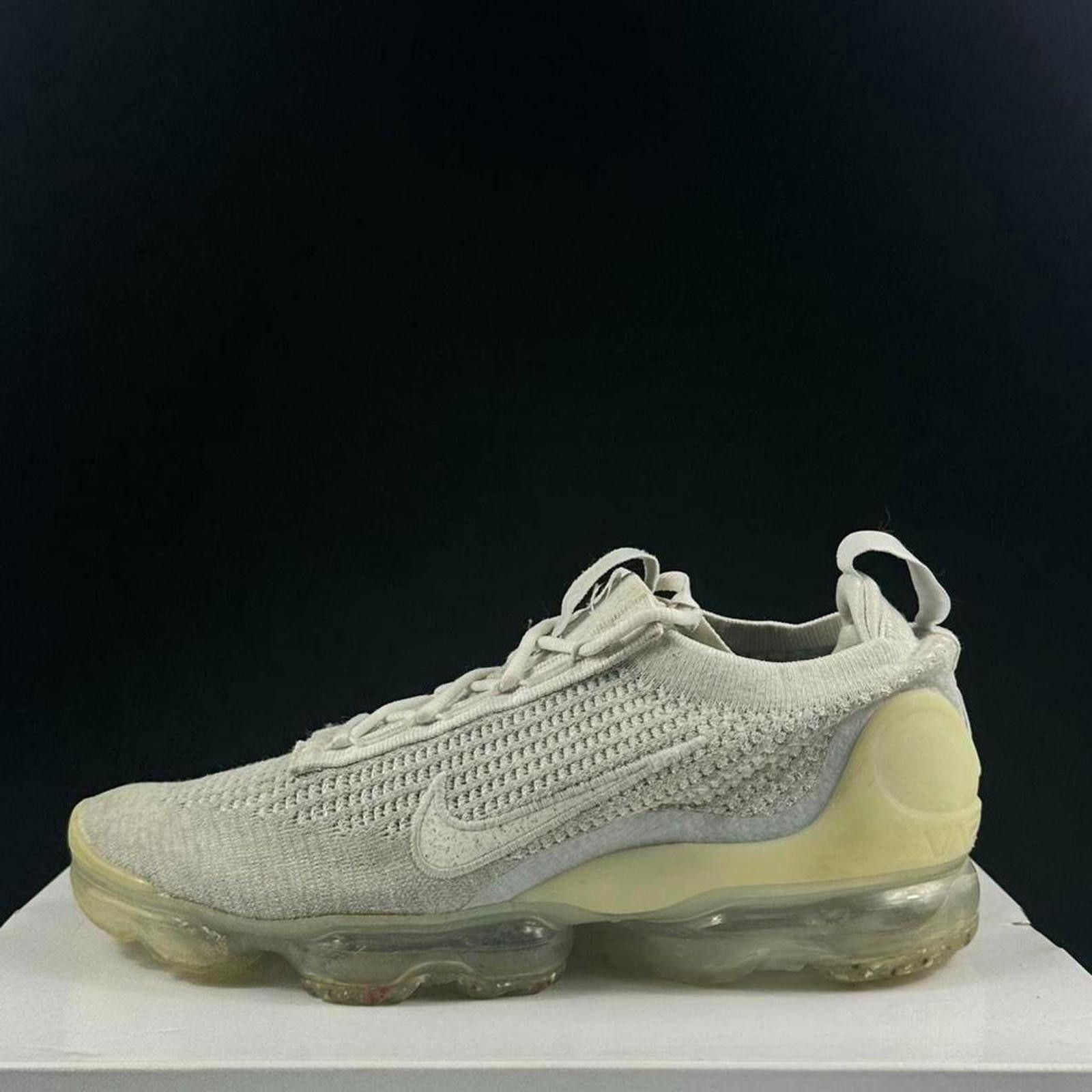 Nike NIKE Vapormax Flyknit "Light Grey/Cream" — US 9 Size US 8.5 / IT 38.5 - 1 Thumbnail