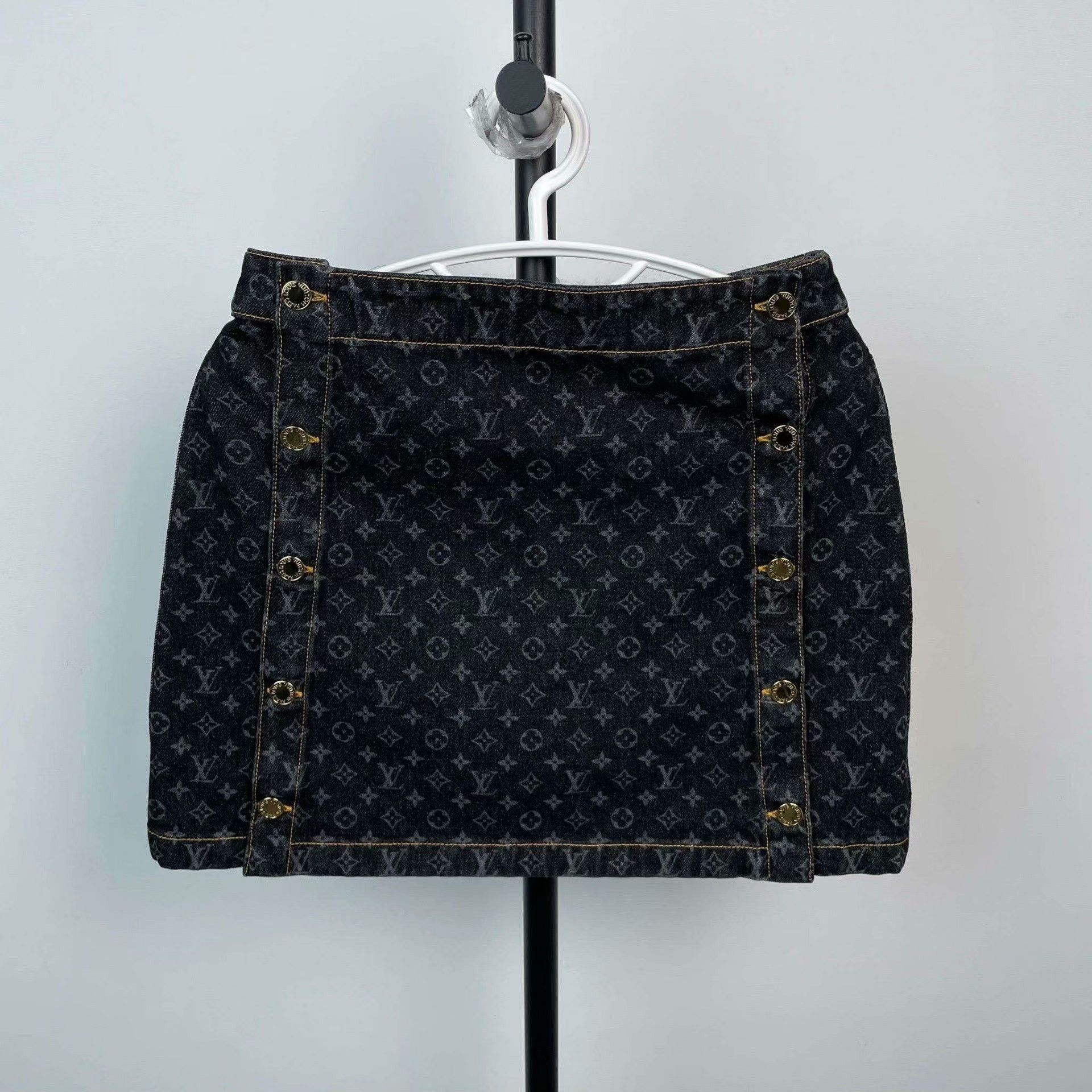 Louis Vuitton Louis Vuitton Denim Printed Gray Skirt S Women Size 26" / US 2 / IT 38 - 1 Thumbnail